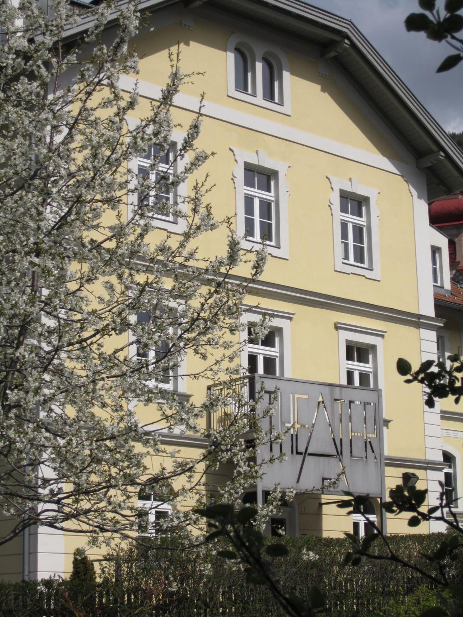 Residence Zum Theater คอลเลอิซาร์โค ภายนอก รูปภาพ