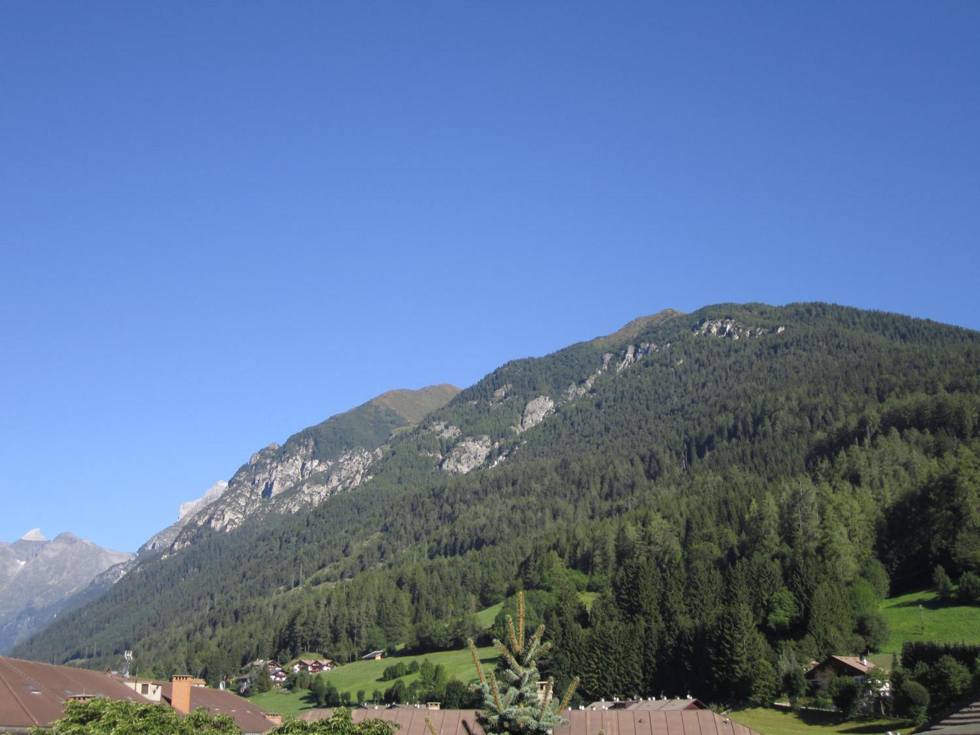 Residence Zum Theater คอลเลอิซาร์โค ภายนอก รูปภาพ