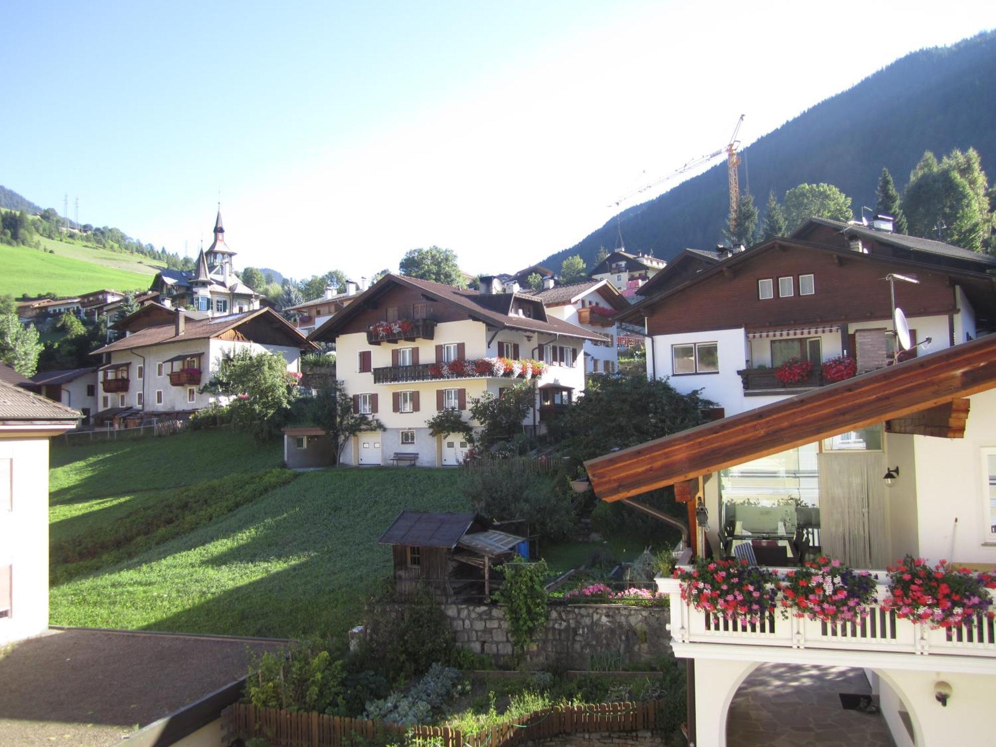 Residence Zum Theater คอลเลอิซาร์โค ภายนอก รูปภาพ